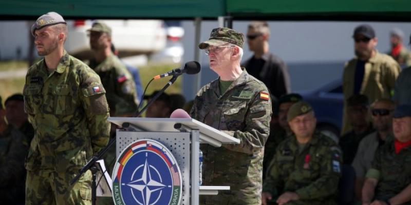 Grupo de Combate Multinacional OTAN | Foto del Estado Mayor de la Defensa El Jemad, almirante general Teodoro E. López Calderón, durante su intervención