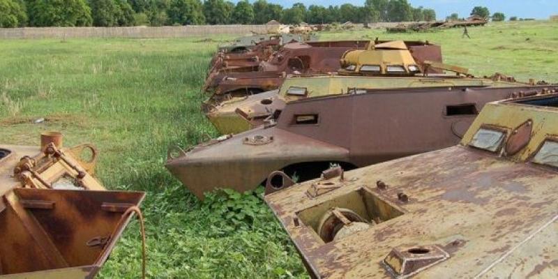 Armamento militar abandonado en Sudán del Sur en 2006 | Foto de ONU Medio Ambiente para Servimedia Armamento militar abandonado en Sudán del Sur en 2006
