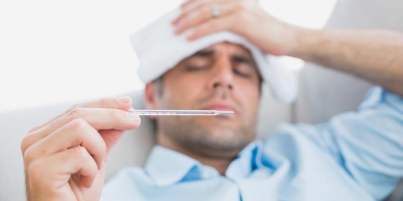 Imagen de un hombre con gripe/Ribera Salud La gripe H3N2 ya comienza en España
