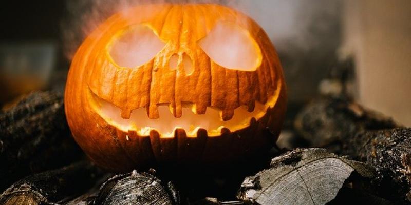 Calabaza con cara de esqueleto para celebrar Halloween / Pixabay