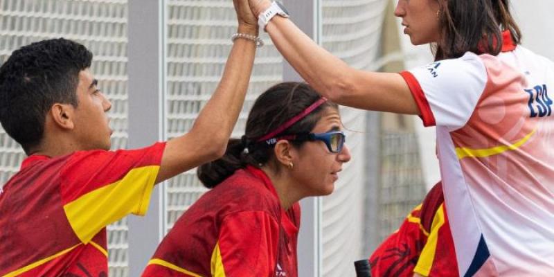 Dos jugadores de Hockey+, durante un partido | Foto de la RFEH Dos jugadores de Hockey+, durante un partido
