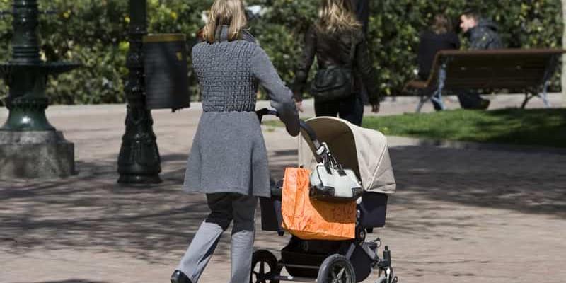 Imagen de una madre con su hijo/Nueva Tribuna El 55 % de las familias monoparentales cuentan con madres