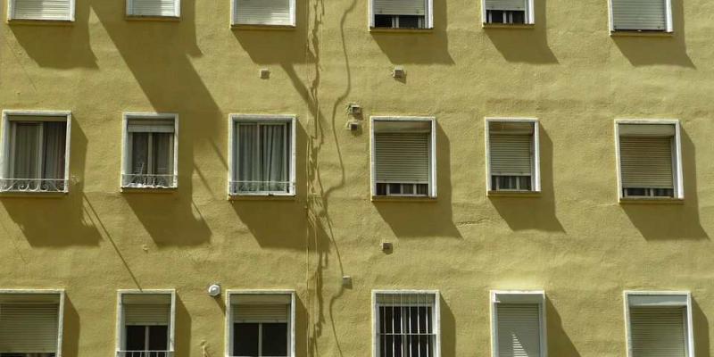 Fachada de un edificio de viviendas