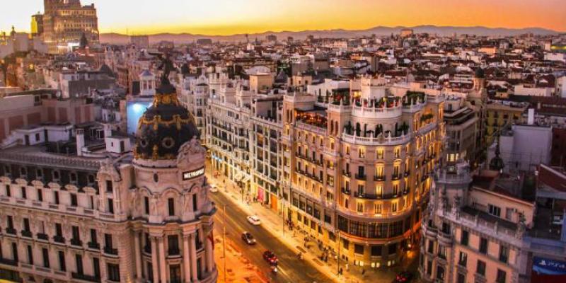 Los hoteleros madrileños apuestan por la transformación digital y tecnológica para "para avanzar y mejorar el modelo de turismo" Los hoteles madrileños apuestan por la transformación digital y tecnológica