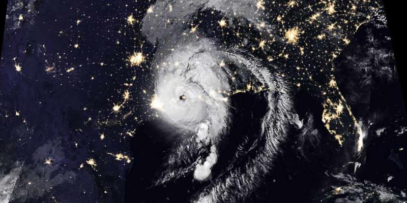 La fuerza del huracán Laura, un ejemplo del grave problema del cambio climático El huracán Laura tocó tierra como categoria 4 en Louisiana, Estados Unidos / NASA