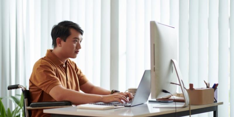 Personas con discapacidad en el trabajo - Foto: Envato Elements Personas con discapacidad en el trabajo