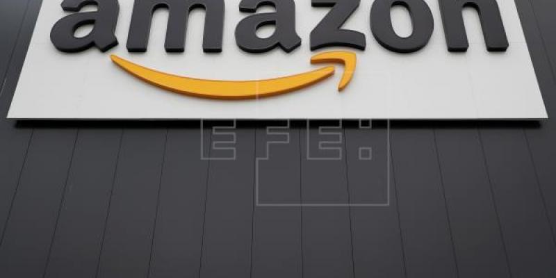 Vista del logotipo de la multinacional estadounidense del comercio electrónico Amazon. EFE/ Friedemann Vogel/Archivo Vista del logotipo de la multinacional estadounidense del comercio electrónico Amazon. EFE/ Friedemann Vogel/Archivo