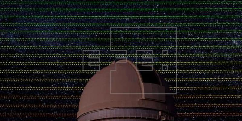 Composición del espectro tomado con dos sistemas LFC (Laser Frequency Comb) acoplados al instrumento HARPS instalado en el telescopio 3,6m del Observatorio de La Silla (ESO, Chile). Fotografía de C. Madsen (ESO) facilitada por el Instituto de Astrofísica de Canarias.