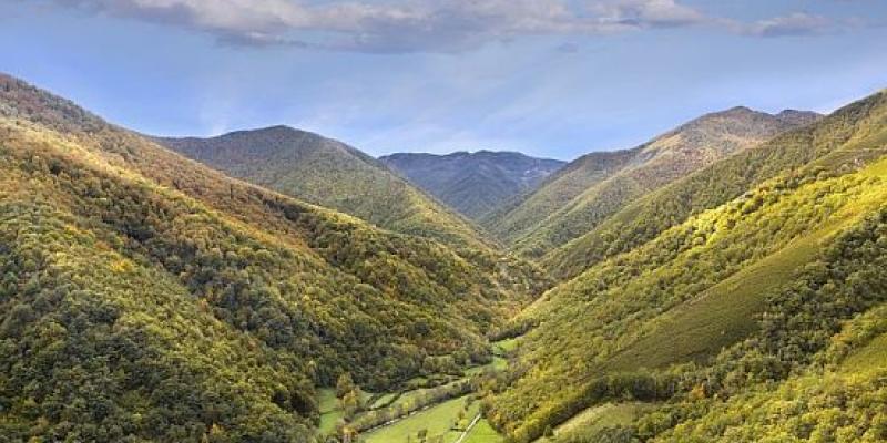Los Parques Naturales se gestionan por gobiernos locales o regionales Parque Natural de las Fuentes del Narcea, Degaña e Ibias, Asturias/Turismo Asturias