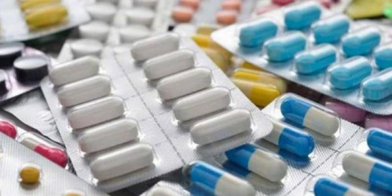 Industria farmacéutica / Oscar Glenn Comunicación Distintos tipos de cápsulas y pastillas