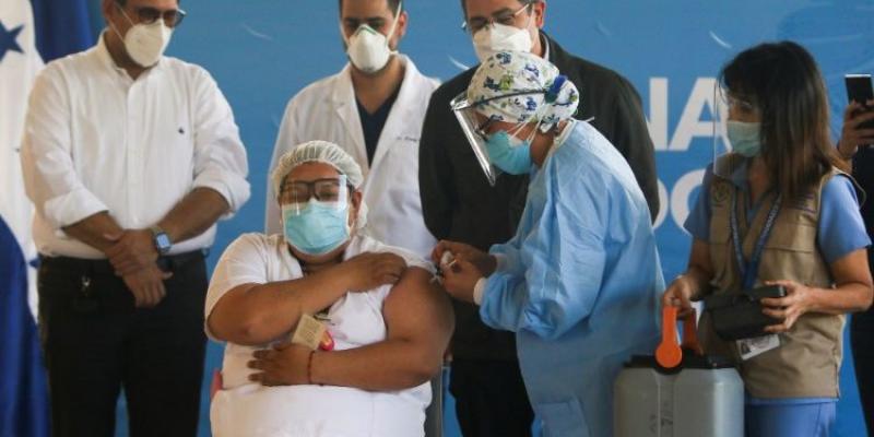 COVID-19 vacunación en Tegucigalpa Honduras  / Vatican News
