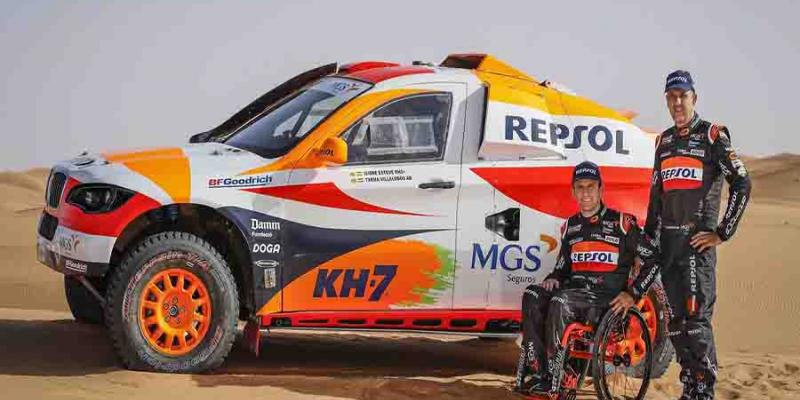 Isidre Esteve / La Voz de Galicia Isidre Esteve correrá el Rally Dakar con un Toyota Hilux Overdrive