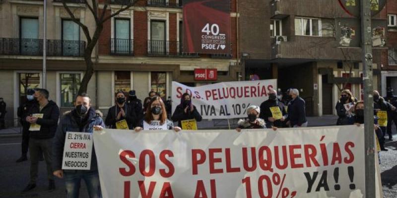 Manifestación a favor de la baja del IVA de las peluquerías/ Europa Press IVA peluquerías