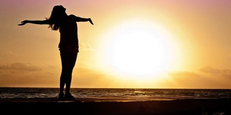 Imagen de una joven/Wcoaching.eu La felicidad de los jóvenes es muy distinta a la de los mayores
