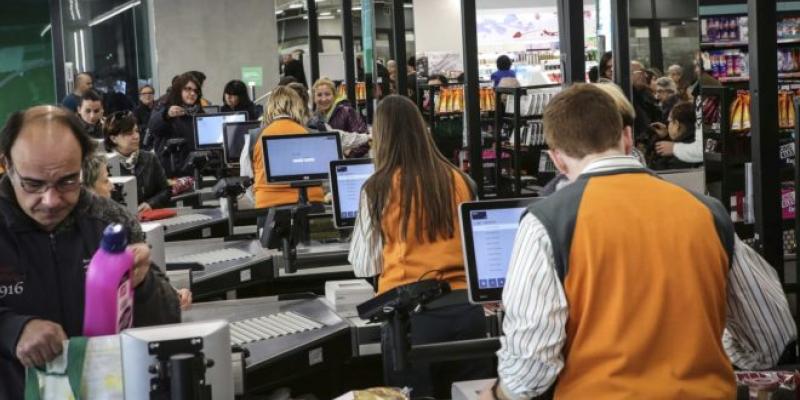 9 de cada 10 jóvenes afirma que hay muy poca oferta laboral para personas entre 18 y 25 años 9 de cada 10 jóvenes afirma que hay muy poca oferta laboral