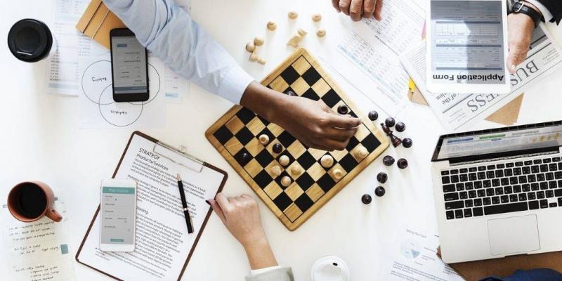 Empresarios jugando al ajedrez