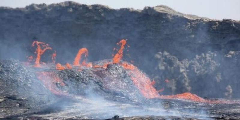 Los latidos terrestres en África/ Derek Keir/ Universidad de Southampton/ Universidad de Florencia Flujos de lava activos saliendo del volcán Erta Ale en Afar (Etiopía)