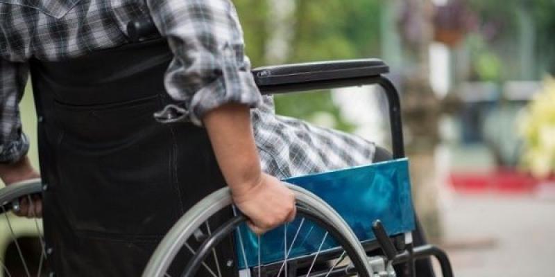 Día Nacional de la Convención sobre los Derechos de las Personas con Discapacidad Persona en silla de ruedas / Foto: Freepik