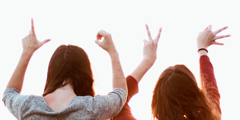 Las familias reclaman que sus hijos aprendan lengua de signos