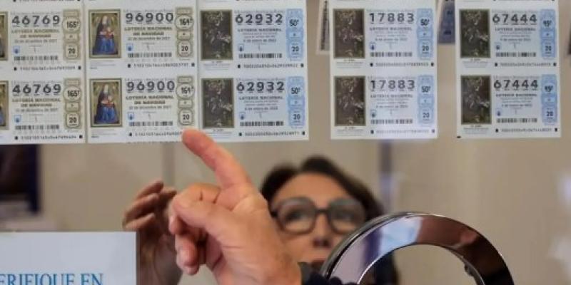 Lotería de Navidad expuesta en una administración Conoce la terminología de la Lotería de Navidad