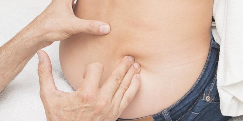 Lumbalgia / Pixabay Espalda de una chica con dolor
