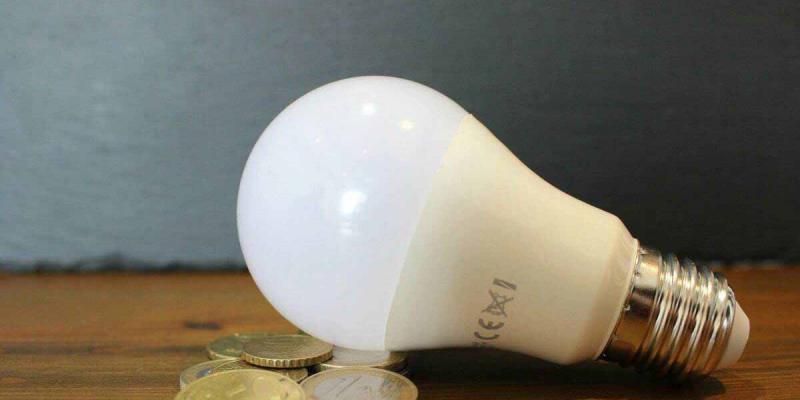 Luz / El Confidencial La factura de la luz superará hoy los 130 euros