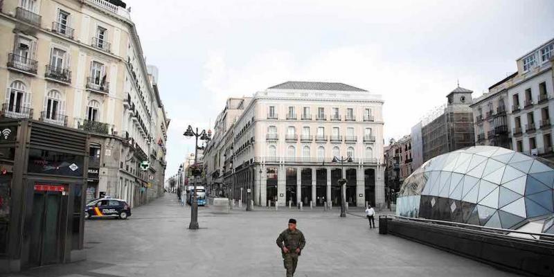 La Comunidad de Madrid se cierra en el puente de La Almudena Madrid se cierra por el puente de La Almudena