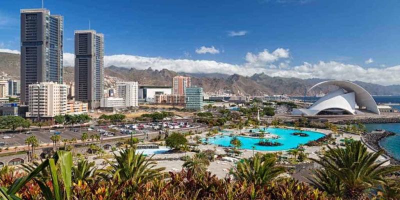 Imagen de Santa Cruz de Tenerife, una de las ciudades más maleducada/El Español Las ciudades con más mala educación de España