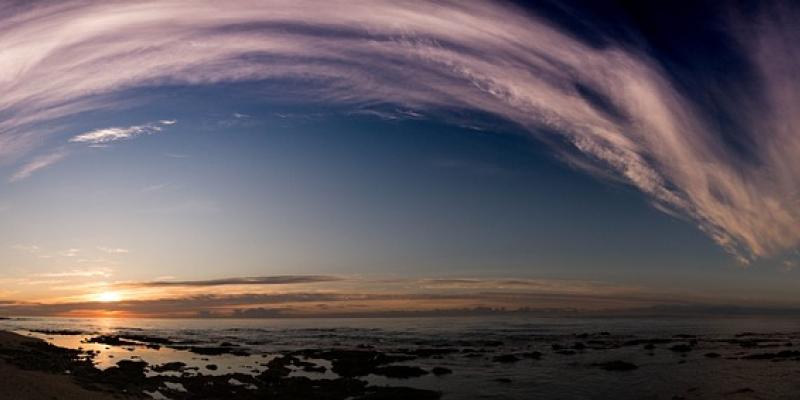 Amanecer en Málaga con un cielo limpio