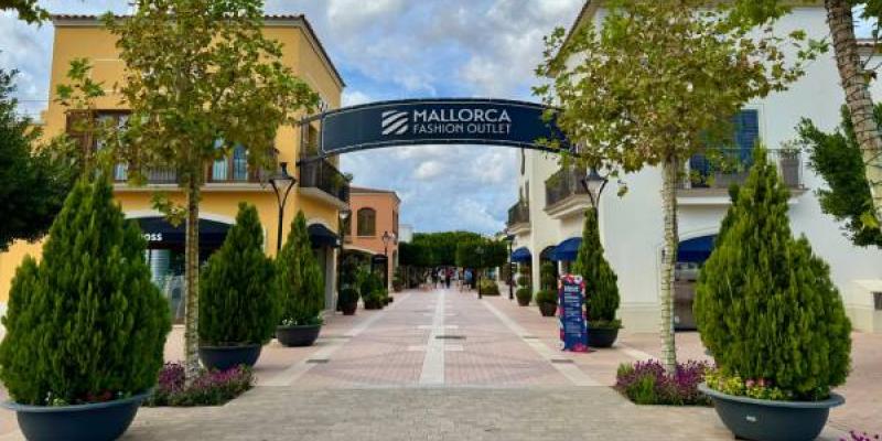 Mallorca Fashion Outlet Mallorca Fashion Outlet, entrada centro comercial