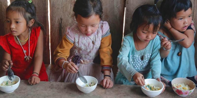 Imagen de unos niños desnutridos/UN News La tercera parte de los niños menores de 5 años padece malnutrición