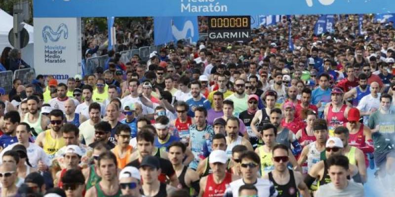 Miles de corredores toman la salida en la media maratón de Madrid / .EFE Miles de corredores toman la salida en la media maratón de Madrid