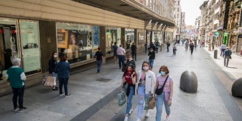La nueva normalidad: tiene sus normas La nueva normalidad invade las calles españolas