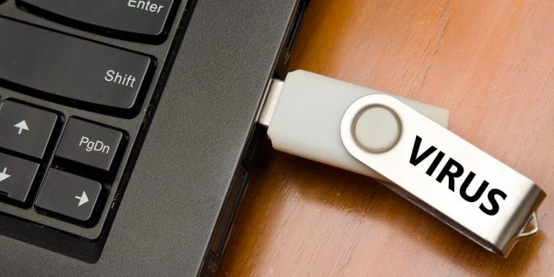 Imagen de un pendrive en el ordenador/Yo Navego Seguro Utilizar la memoria USB con seguridad
