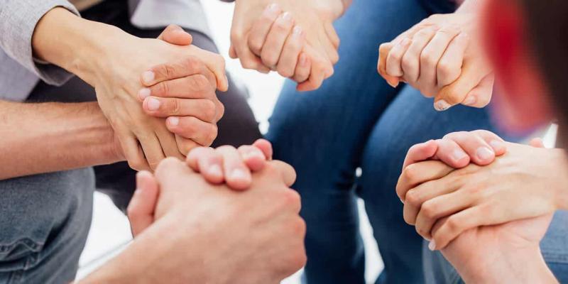 Imagen de manos juntas/Emiser Plan de Inclusión Mérida