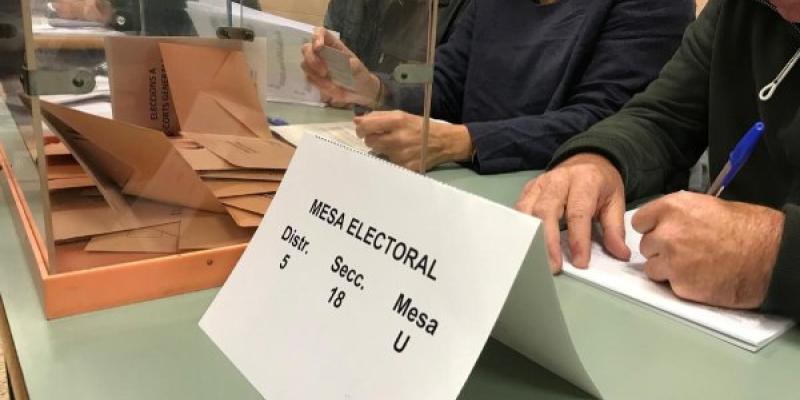 Mesa electoral en las pasadas elecciones / Diario de Mallorca Miembros de una mesa electoral