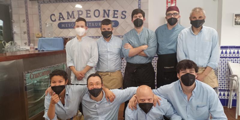 Equipo de trabajo del mesón Campeones