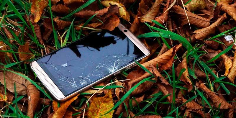 Imagen de Pixabay Imagen recurso de un teléfono móvil roto en Pixabay