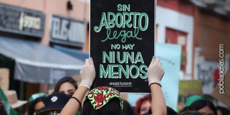 Mujer en la manifestación del 8M