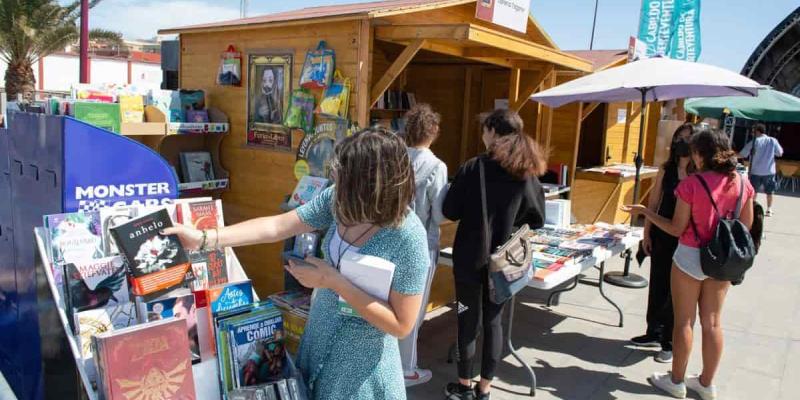 Las mujeres siguen publicando menos, pese a escribir y leer más