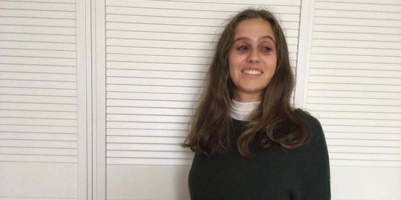 Fundación Cermi Mujeres, plataforma para la defensa y acción de los derechos de las mujeres y niñas con discapacidad en España Carmen Lafuente consiguió una plaza como bioquímica clínica en 2019, pero aún no le han permitido incorporarse a su puesto de trabajo debido a su discapacidad visual / NIUS