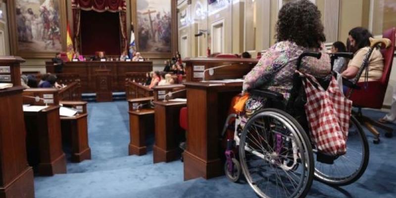 Mujeres con discapacidad en Canarias Mujeres con discapacidad claman su igualdad en el Parlamento Canario