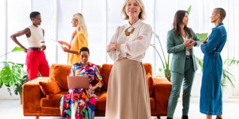 Imagen de mujeres empresarias/Envatoelements Las mujeres lideran las empresas