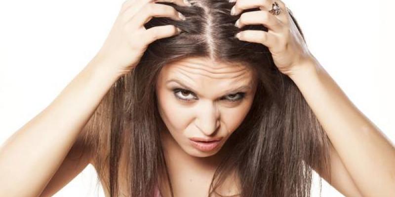 La presencia de PM10 y partículas de diesel disminuye los niveles de la proteína que hace crecer el cabello.
mujeres