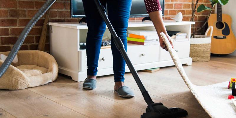 Las mujeres dedican 12.500 millones de horas diarias al trabajo no remunerado. Las mujeres dedican 12.500 millones de horas diarias al trabajo no remunerado.