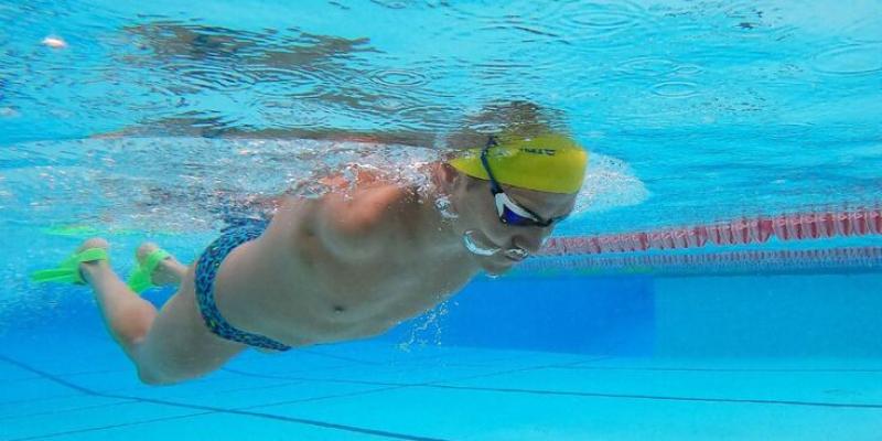 Natación paralímpica / Twitter David Ramiro Leyva Nadador con discapacidad