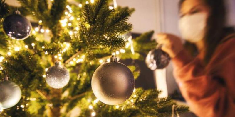 La propuesta del Gobierno para la Navidad limita las reuniones familiares a un máximo 6 personas El Gobierno propone limitar la Navidad a reuniones familiares de un máximo 6 personas