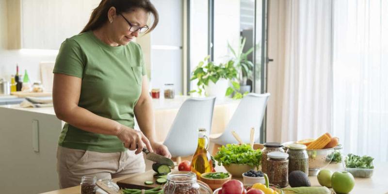 Imagen de una persona cocinando/iO Donna NiMe, dieta saludable