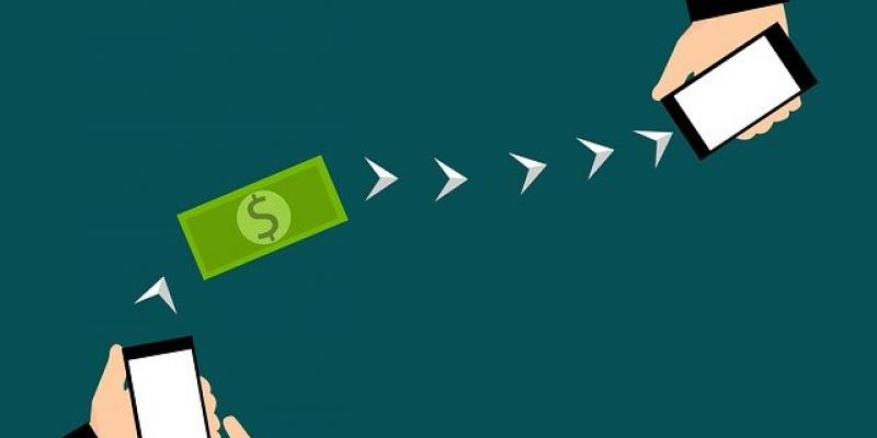 Cada vez son más los que optan por el uso de aplicaciones móviles para mover dinero. Transferencia por móvil/Pixabay
