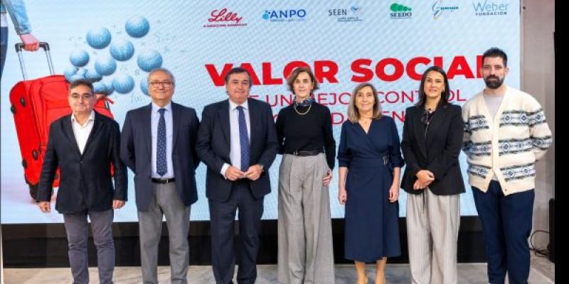 Participantes en el informe sobre obesidad y su impacto económico y social